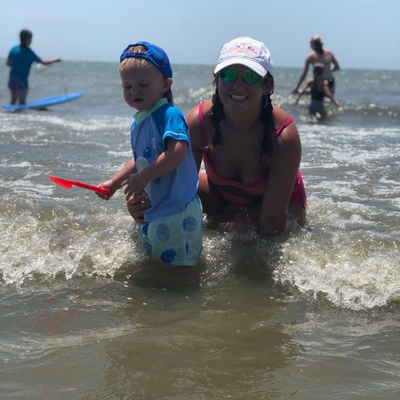 •M E E T ME• - Picture 1 of 8